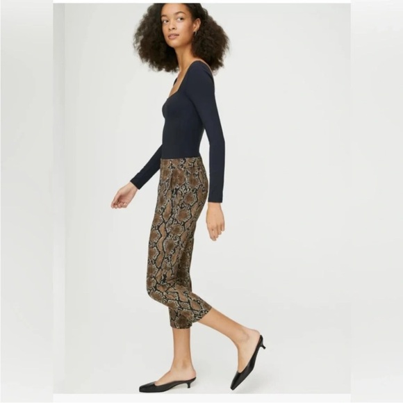 Babaton Atelier Aritzia
Conan Snake
Print Cropped Pull On Pants
Size 10, office - Picture 2 of 12